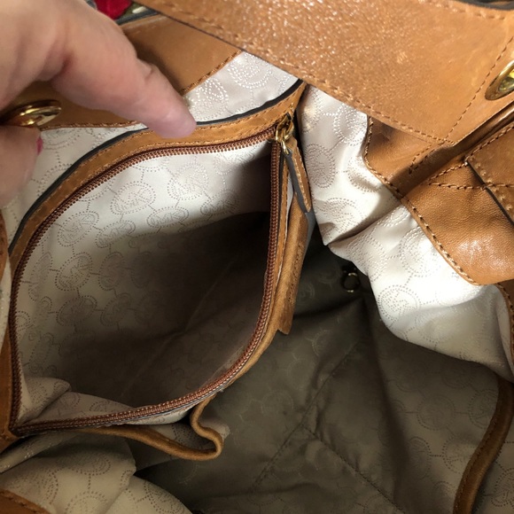 Michael Kors Uptown Astor Large Leather Studded Shoulder Bag - Tan - Picture 11 of 15